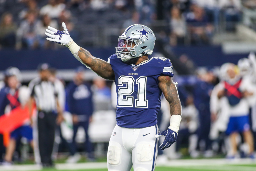 ARLINGTON, TX - DECEMBER 15: Dallas Cowboys Running Back Ezekiel Elliott (21) signals first down during the game between the Dallas Cowboys and Los Angeles Rams on December 15, 2019 at AT&T Stadium in Arlington, TX. (Photo by George Walker/Icon Sportswire)