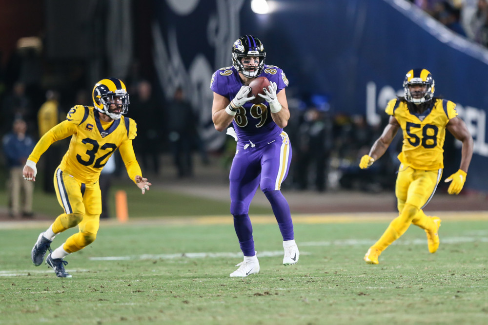 LOS ANGELES, CA - NOVEMBER 25: Baltimore Ravens tight end Mark Andrews (89) makes a catch during the Baltimore Ravens vs Los Angeles Rams football game on November 25, 2019, at the Los Angeles Memorial Coliseum in Los Angeles, CA. (Photo by Jevone Moore/Icon Sportswire)